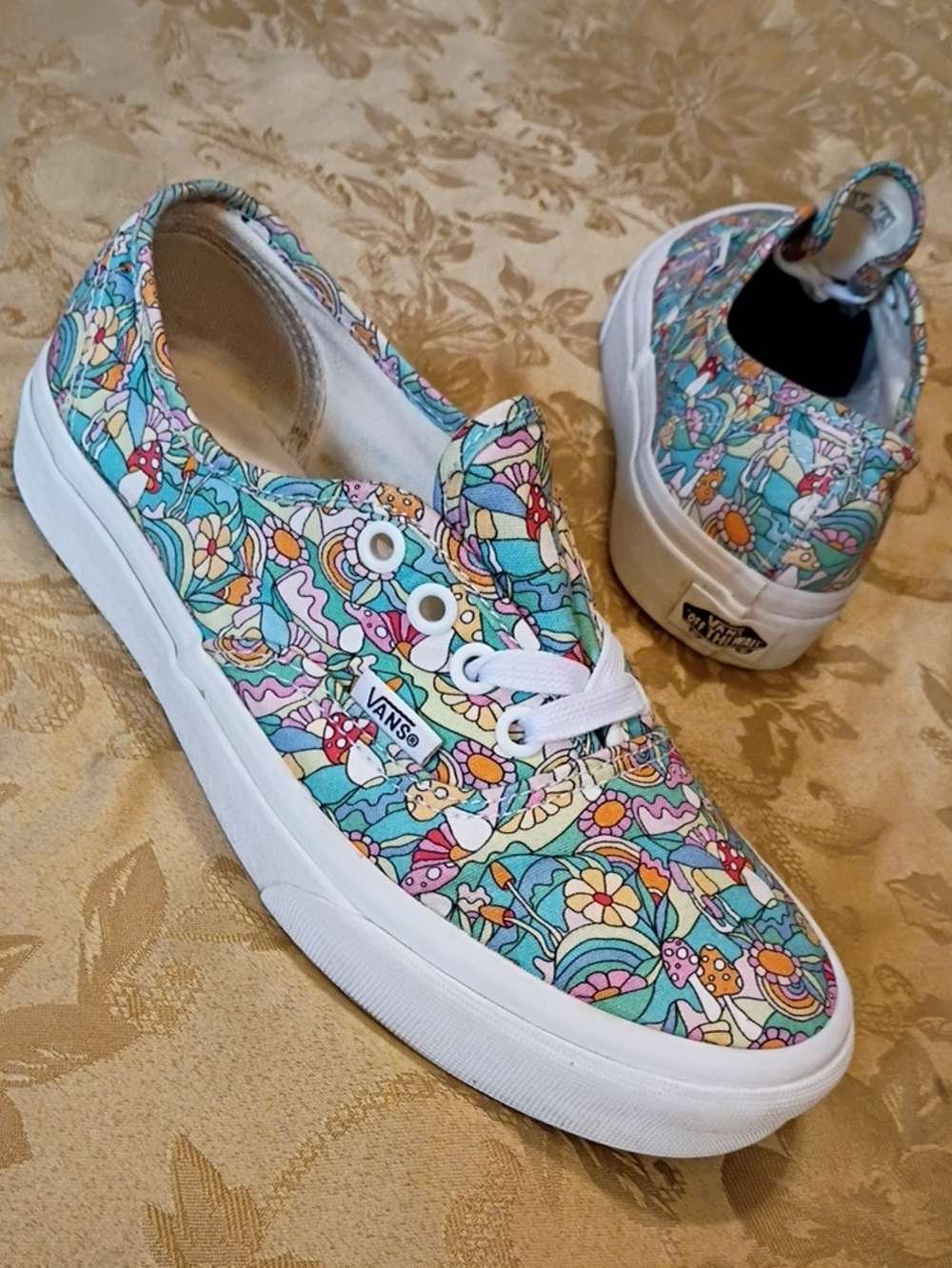 VANS Multicolor Floral & Mushroom Low-Top Women's 7.0 Men's 5.5